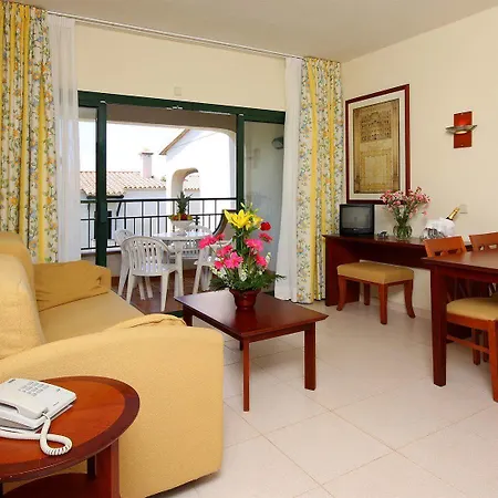 Son Bou Apartments סון באו