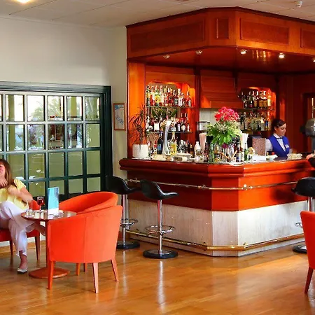 Son Bou Apartments דירה *